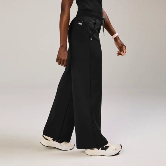 BNWT FIGS | Black High Waisted Salina FORMx Wide Leg - Medium Tall Scrub Pant - Picture 2 of 4